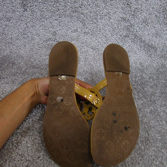 Tory Burch Miller Sandals Womens Size 8.5 Brown Patent Leather Thong Logo - Picture 6 of 7